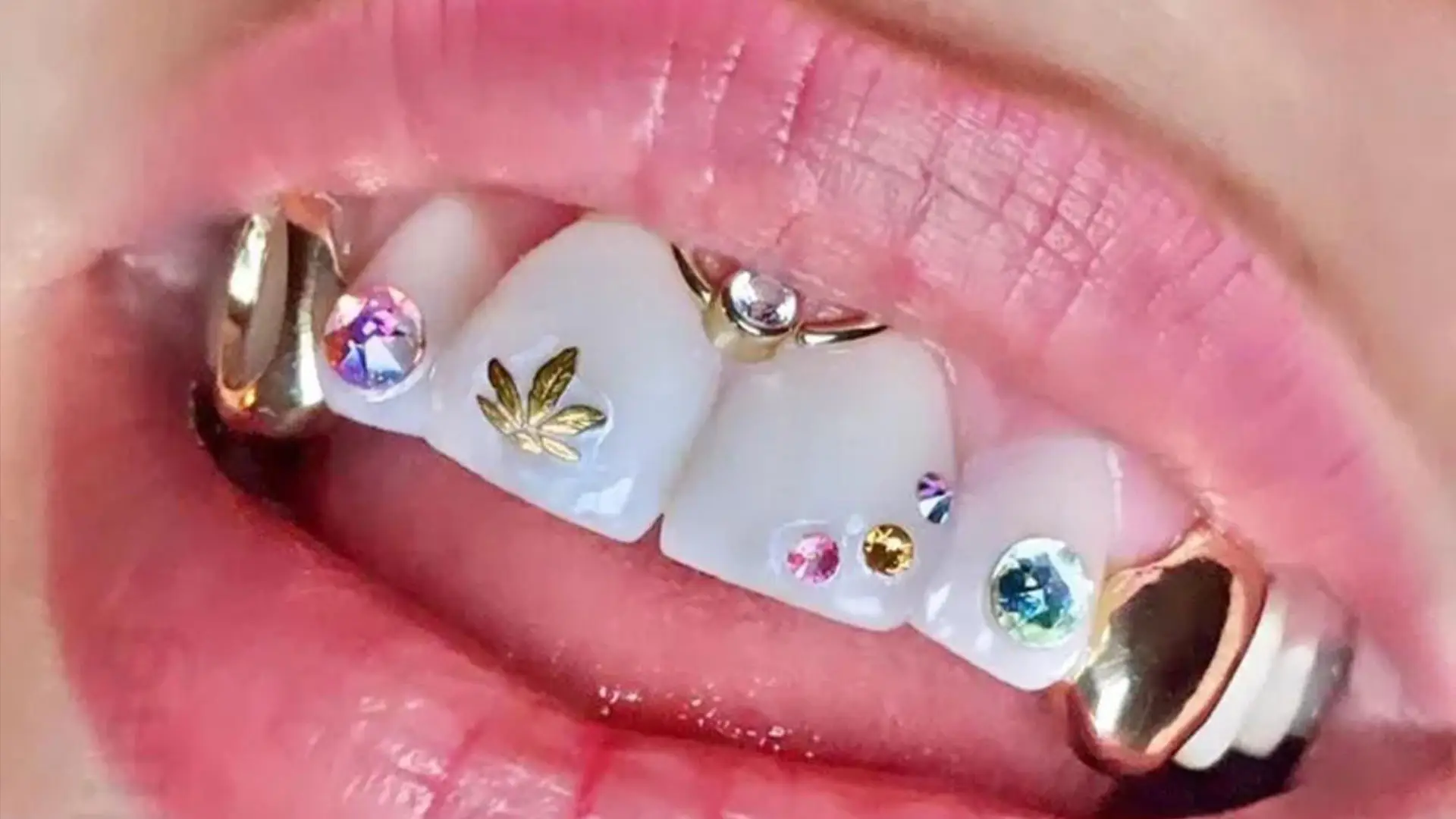 Krause Akadamie - Seminar für Special Beauty Arts wie Zahnschmuck